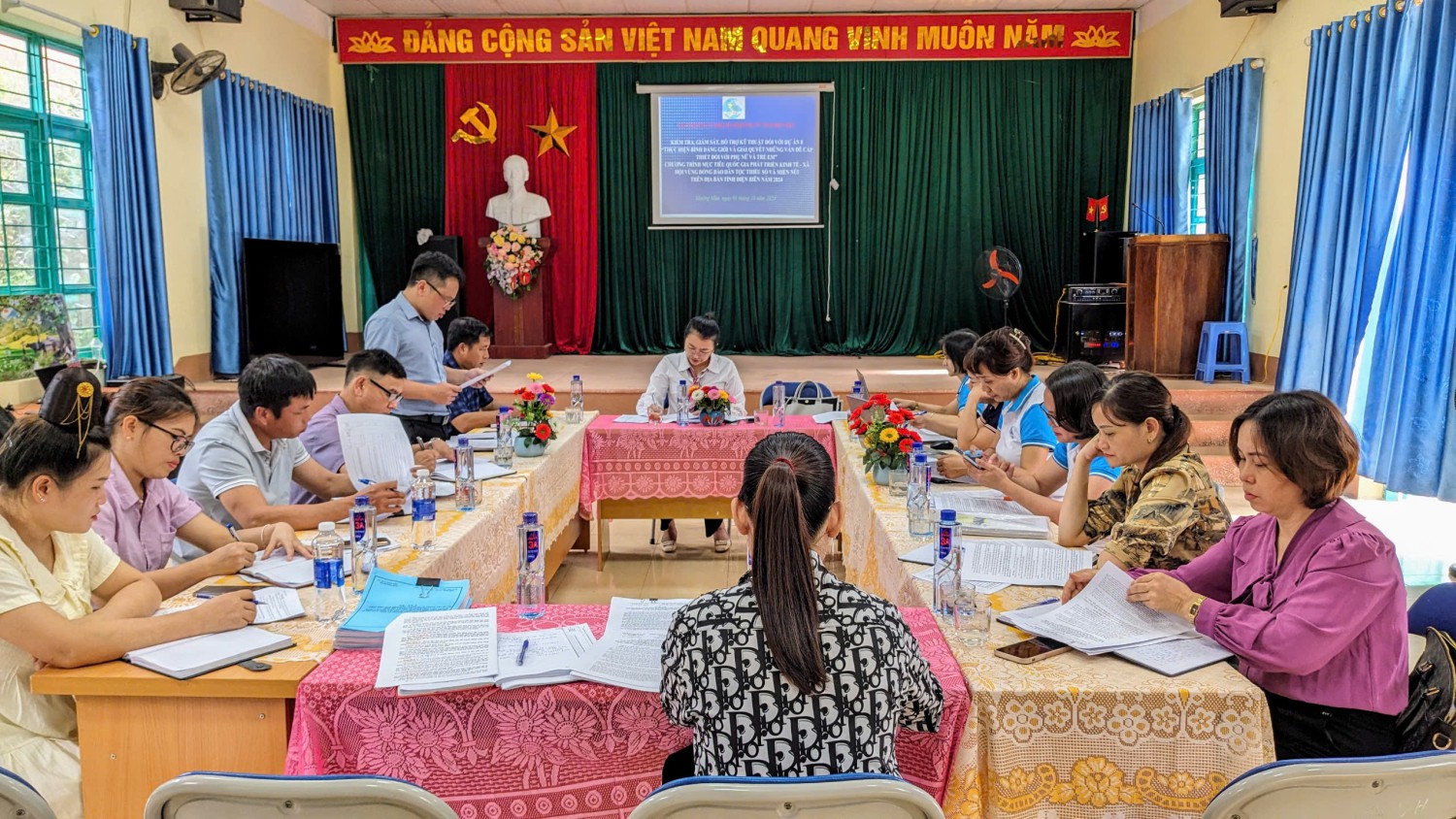Đồng chí Trần Trung Kiên , Chủ tịch UBND xã