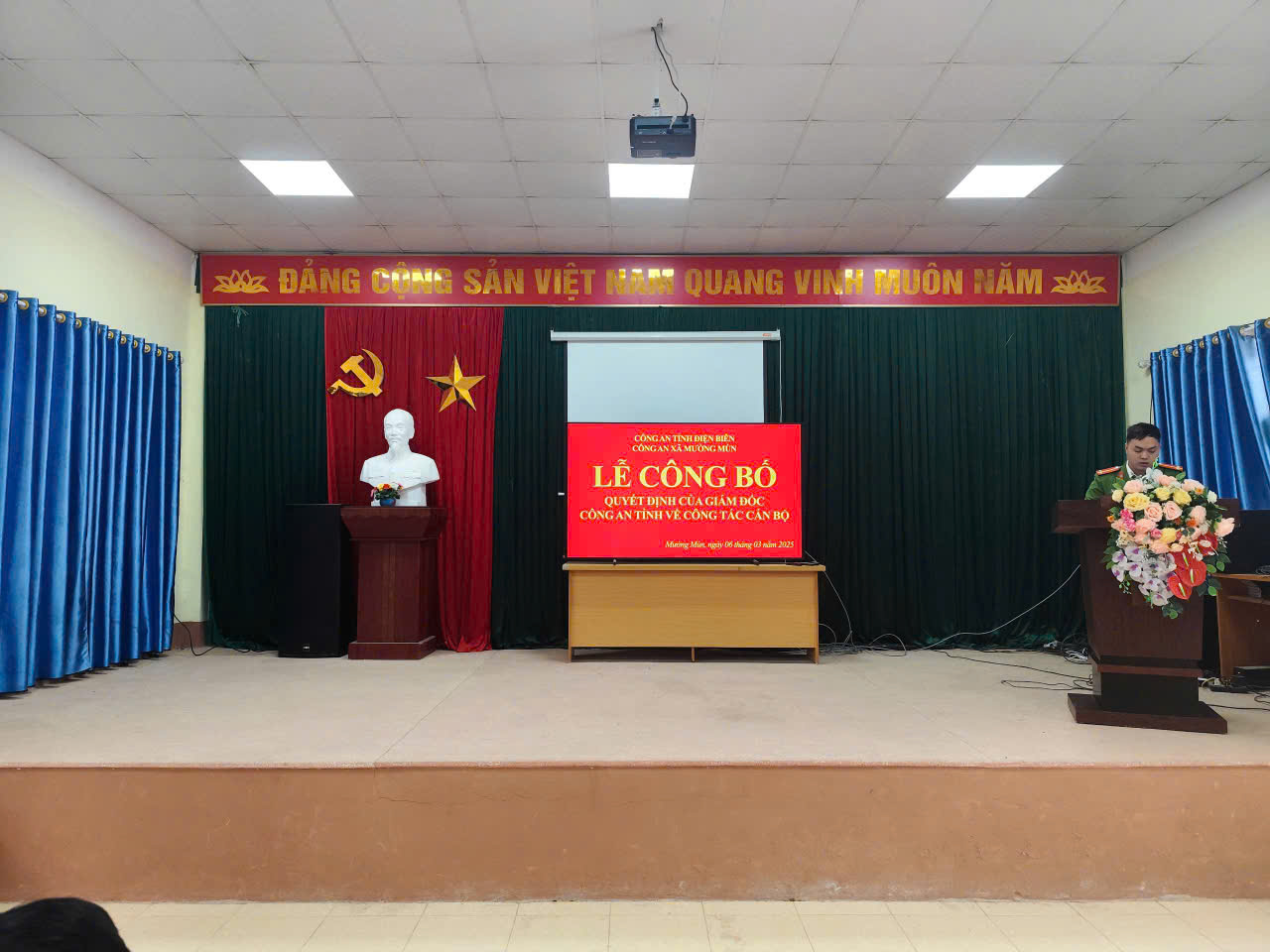 Lễ công bố quyết định điều động công an xã